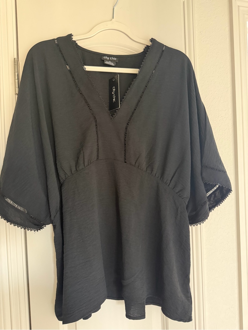 city chic Black V-Neck Embroidered Sleeve Blouse size M (18)